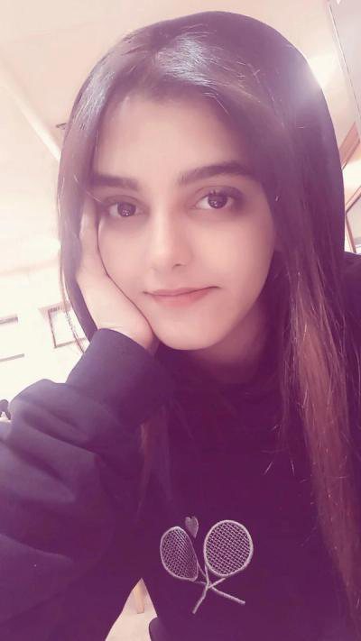 هلنا میرزایی
